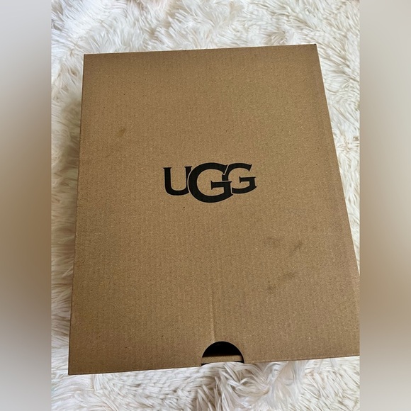 UGG Kids NWT Classic Ultra Mini Chestnut Boots Size 13 Suede Shearling - Picture 15 of 16